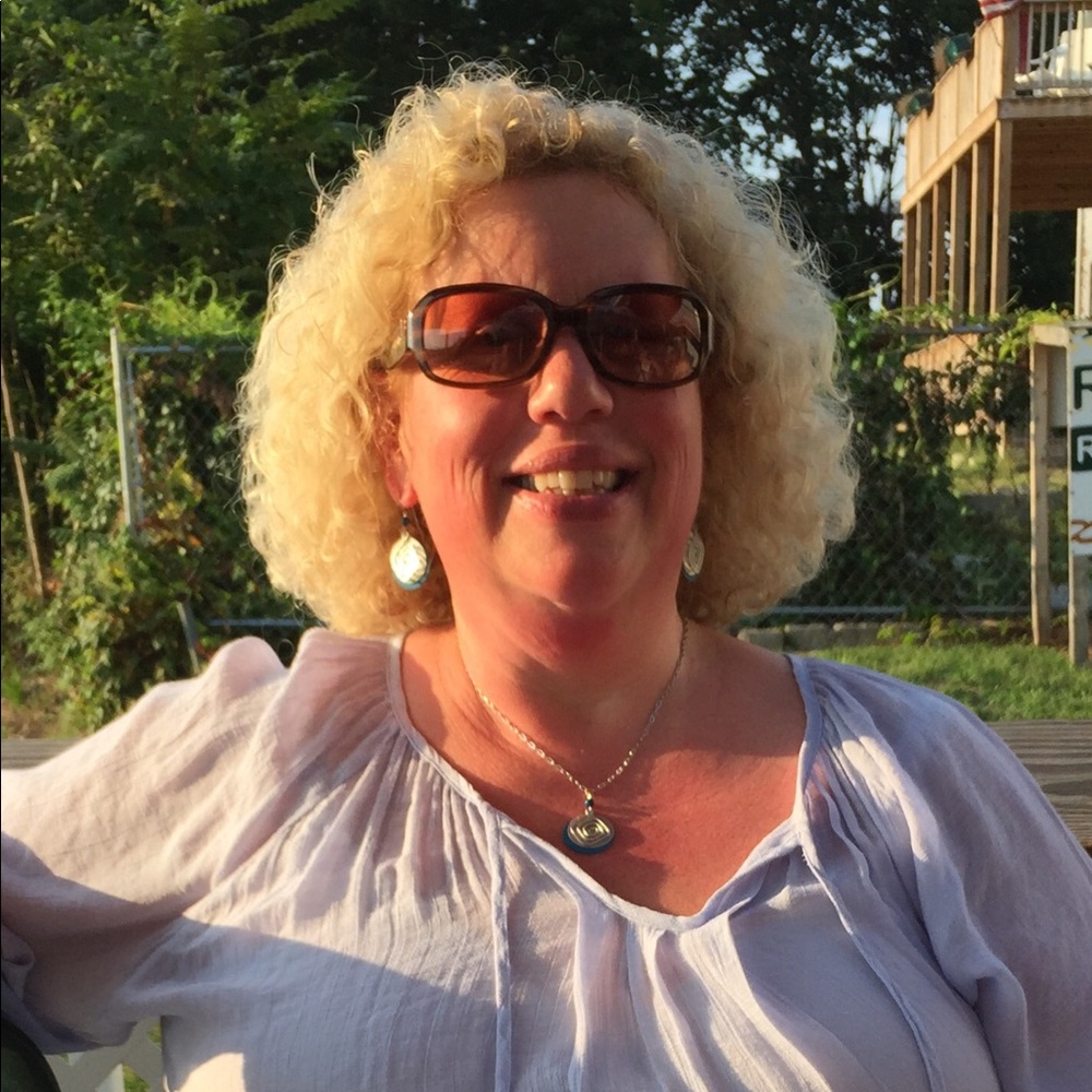 Meet your Posher, Maxine